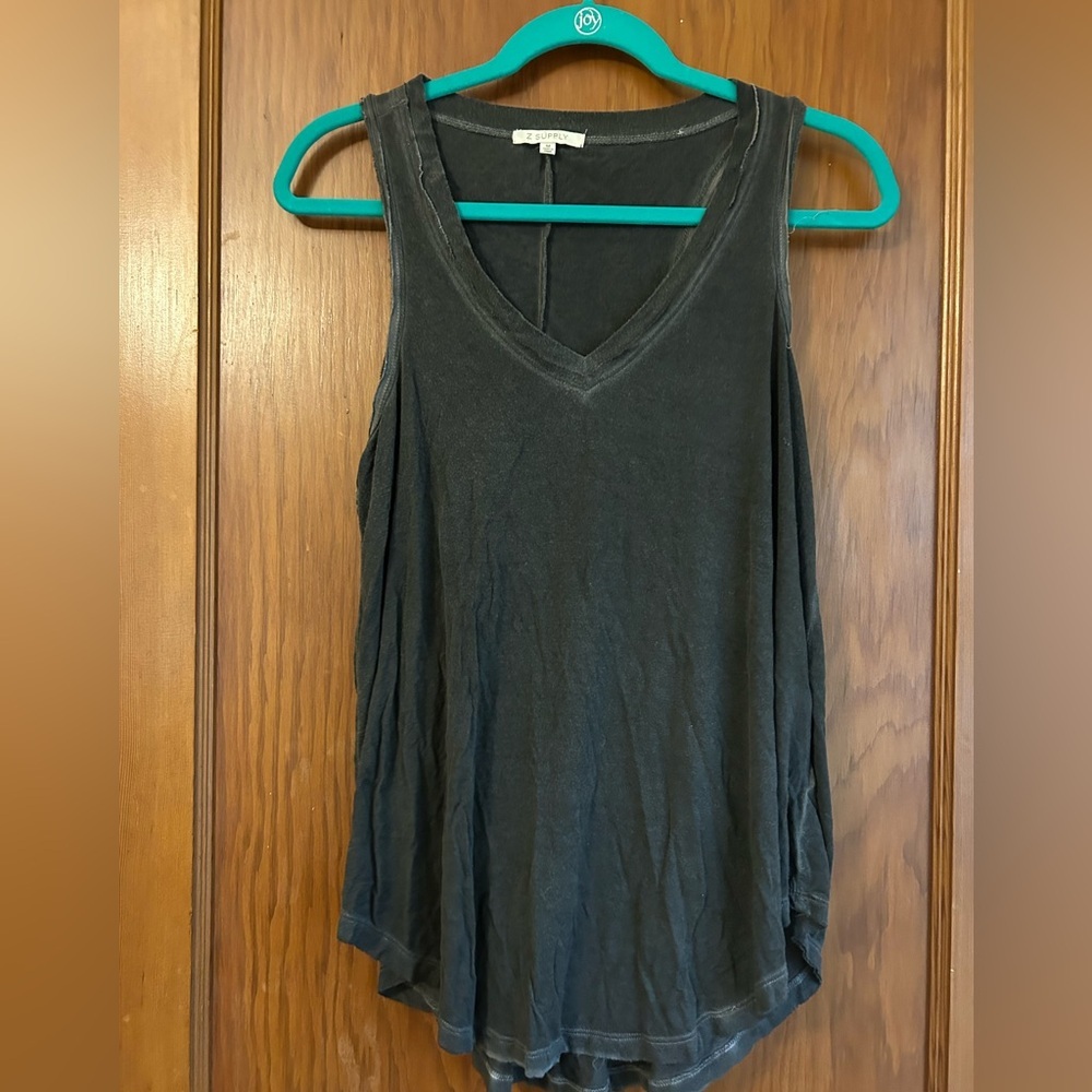 Z Supply Women's Gray Sleeveless V-Neck Top - Black